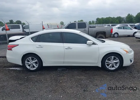 2015 Nissan Altima 2.5 Sv из США, поврежденный, VIN 1N4AL3APXFC279088